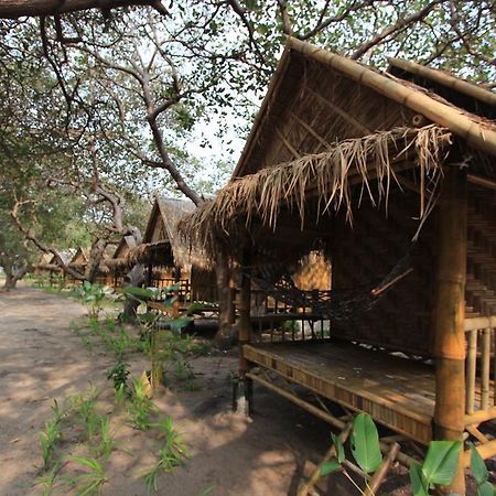 Chalee Tropicana Bungalow Koh Phayam Cameră foto
